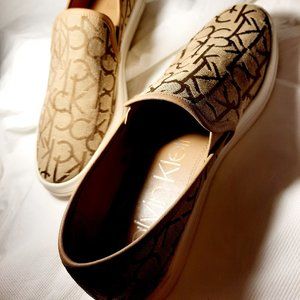 Calvin Klein  Slip On Loafers beige Canvas Monogram Slip On size 10